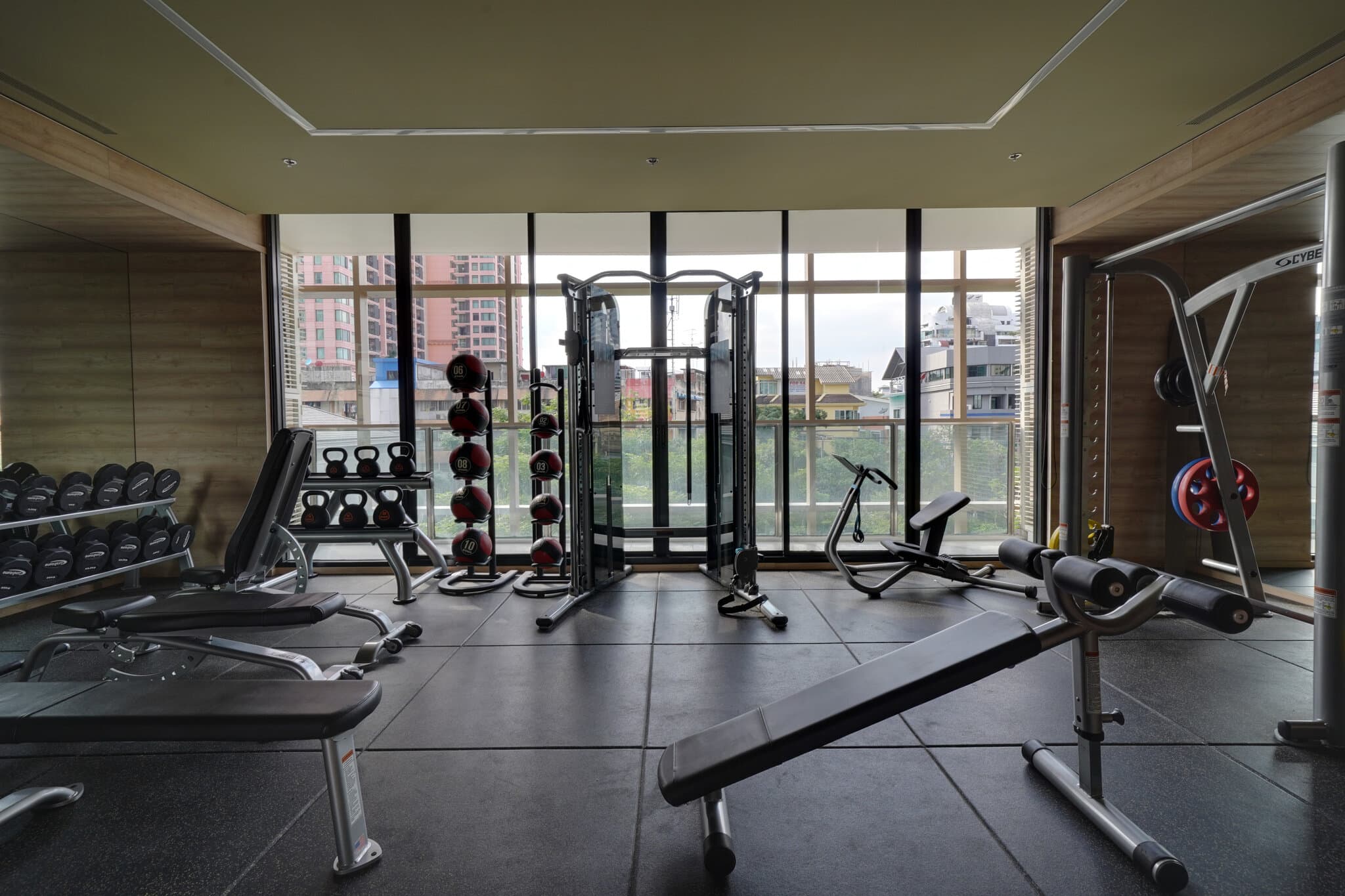 Gym overlooking the city